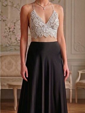 Ivory Lace V-Neck Cropped Bralette